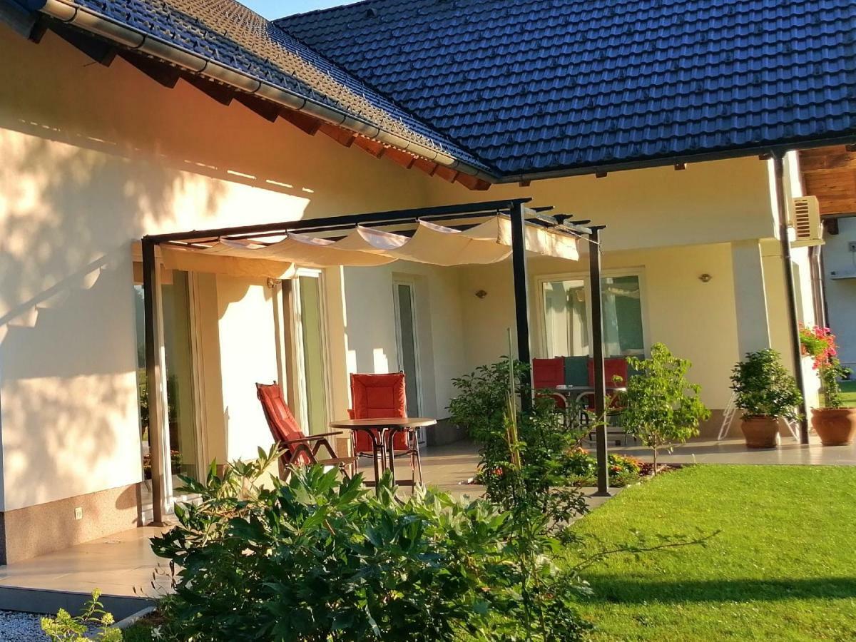 Sobe Meta Bed & Breakfast Brezje Bagian luar foto